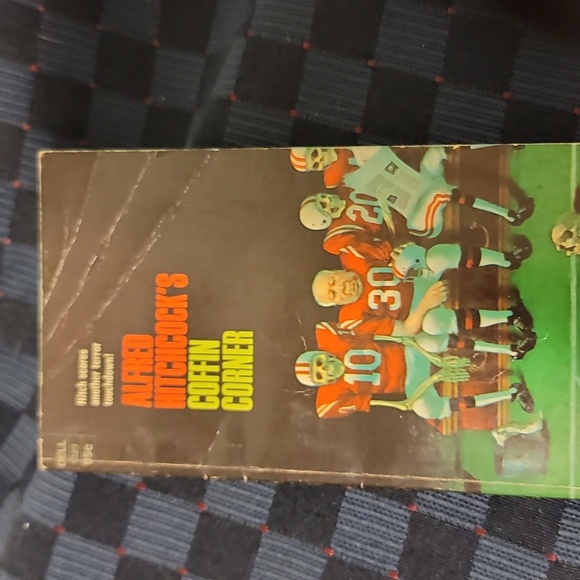 4 mysteries  Hitchcock and christie - Picture 6 of 11